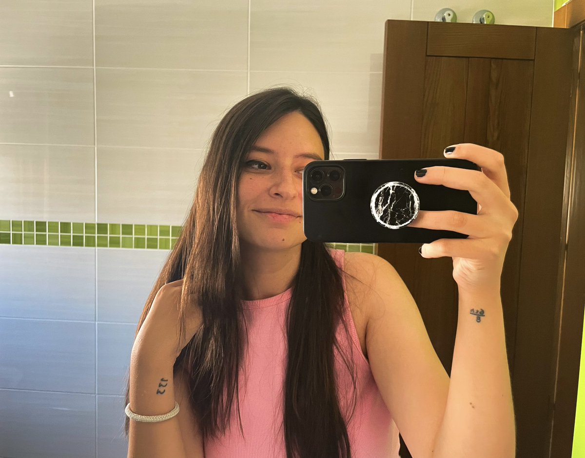 IreneFieldsYT's tweet photo. Bueno, tras 27 h y 38 min de directo terminamoooos! Muchísimas gracias a todxs por el apoyo que me dais siempre de verdad 💜💜 https://t.co/6WteE6mHFw