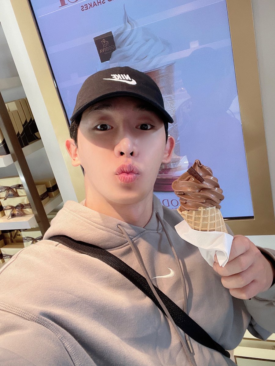 런던 마지막날
마지막까지 제대로 먹고 왔어요

#원호 #WONHO