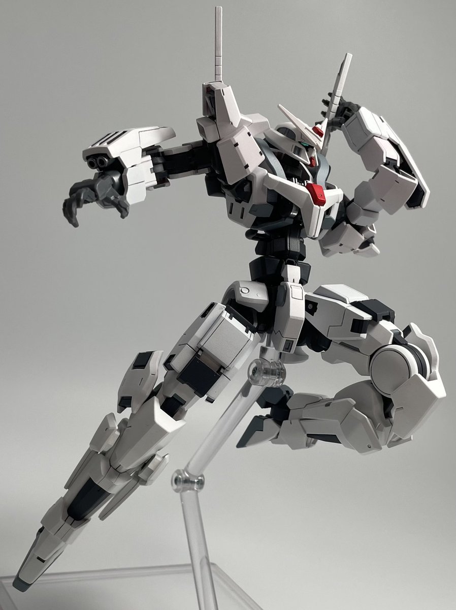mozza120x2's tweet image. 抜刀！

パース付きサーベルもいい感じ😚