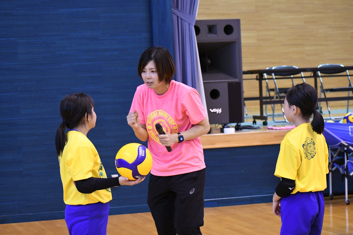 NPO_blaublitz's tweet photo. 第3回監督が怒ってはいけないバレーボール大会 秋田県大会の初日が終了🙌
今回は益子直美さんに加え秋田市出身で日本代表でも活躍された日立Astemoリヴァーレの藤井美弥さんがスペシャルゲストとして参加しています✨
みんな笑顔が溢れていて明日も楽しみです😆
#ブラウブリッツ秋田バレーボールクラブ https://t.co/jnF2jECsK9
