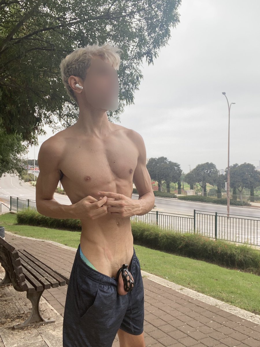 🔒 Day 127 out of 578 Days 🔒

Aren't we all bunch of little suns seeking their misty 
cloud-made cage

Soaked and saturated in it
till we feel full again

Full with something new
yet totally ourselves.

🌥

#teamlocked #chastity #twink #twunk #houseboy #public  <a href="/GayChastityRTs/">Gay Chastity Retweets - 69K</a>