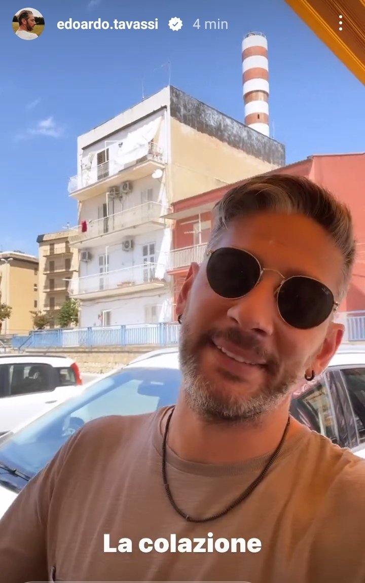 stato_libero4's tweet photo. #INCORVASSI Noo! Il rapporto de #Todini 😭😭
Totò che si preoccupa e lo porta in un posto iconico di Porto Empedocle..Edo che prende in considerazione i "funerali" lì
E in opzione il bicarbonato..
E qui c'è ancora chi mette in discussione ancora il loro rapporto😎 ma vabbè https://t.co/n5JW6PBi28