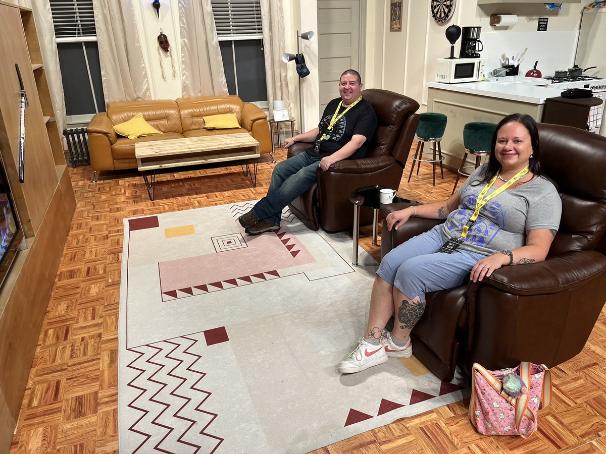 NatCBrooks's tweet photo. The F.R.I.E.N.D.S Experience! 🥰🌳🎬☕️🐧☔️🍕🚕 The One in Birmingham! 🏙️ @FriendsTheExp 
#friends #friendsfan #thefriendsexperience #theoneinbirmingham #thefriendsexperiencebirmingham #birmingham #lovedit❤️ #ohmygawd https://t.co/BbC0cNbUj2