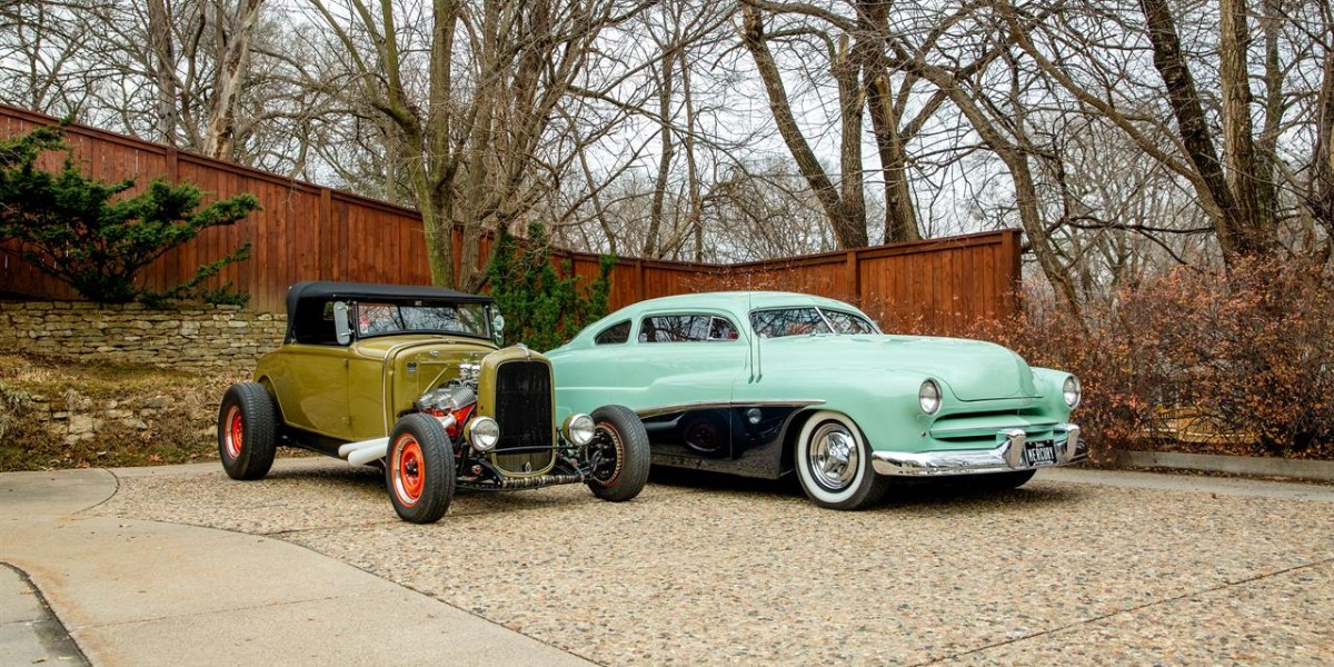 Are you Team Hot Rod or Team Custom? If you HAD to pick one, which would you pick — to go fast over all else, or a car that looks beautiful cruising down the street, with speed taking a backseat. We debated the topic: brnw.ch/21wBNxE