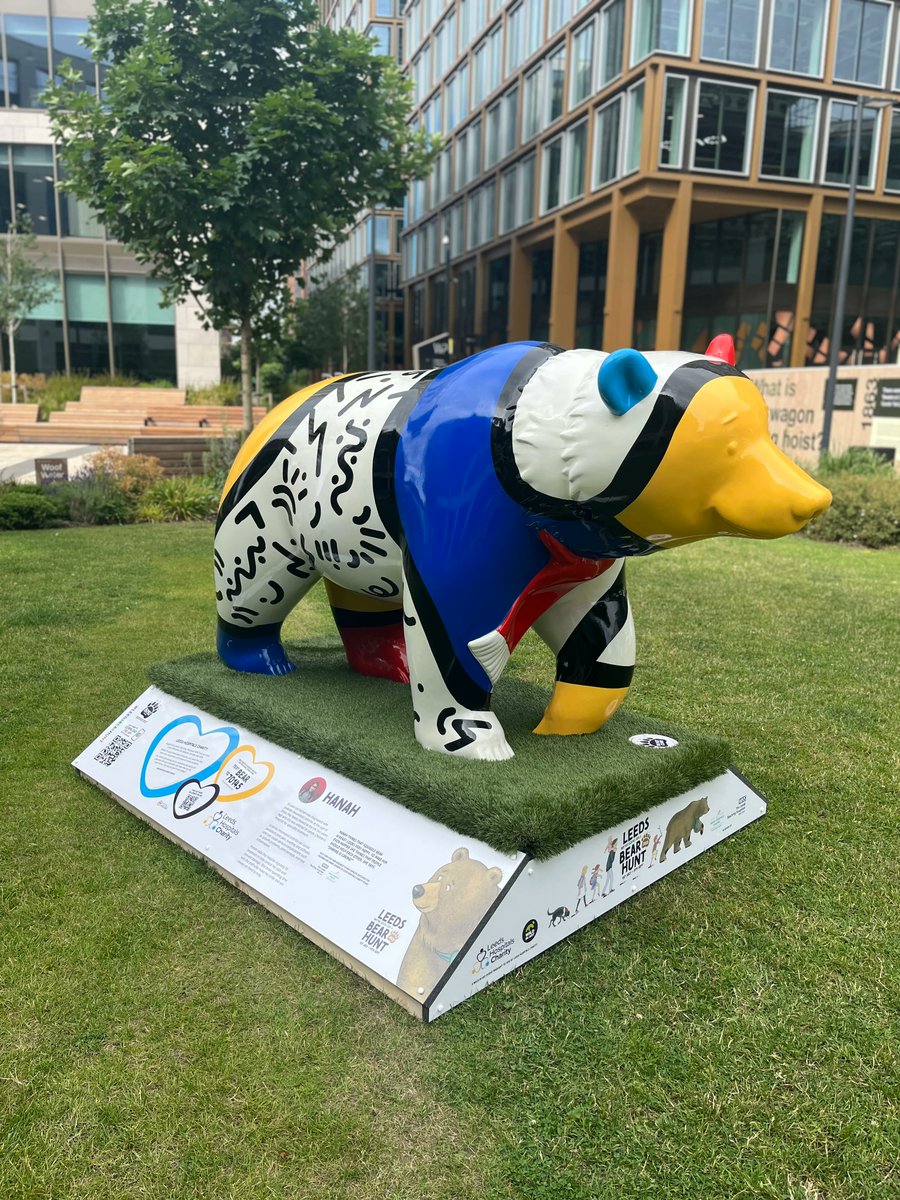wp_leeds's tweet photo. If you haven’t noticed already, @LeedsBearHunt is in full swing!
Visit our bear Squiggles at Tower Square for a free copy of ‘We’re Going on a Bear Hunt’ whilst supplies last.
#LeedsBearHunt #WellingtonPlace #WellingtonPlaceLeeds #LeedsHospitalsCharity #ArtTrail #LeedsSummer https://t.co/w6DCxkNTWk