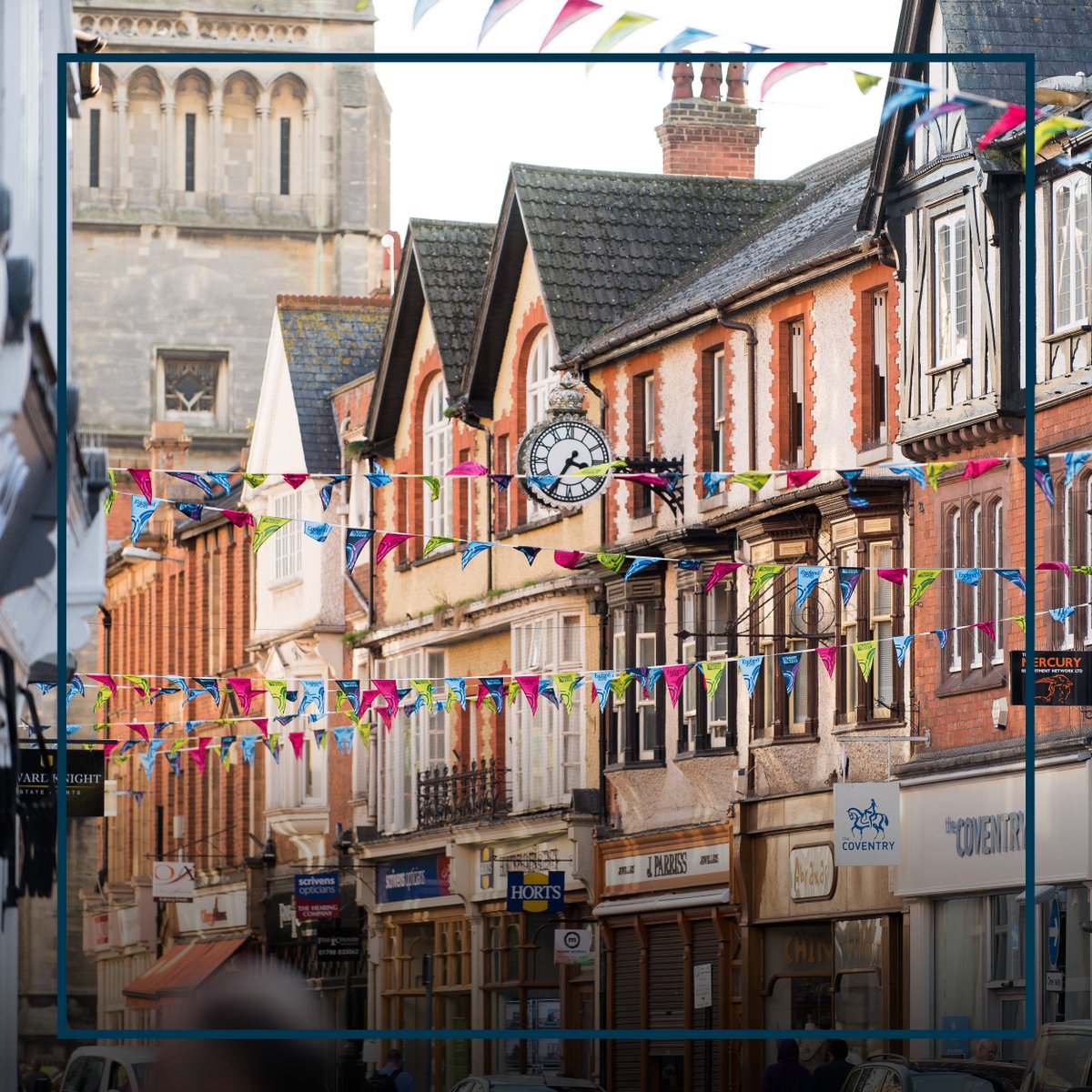 HoultonRugby's tweet photo. Did you know Rugby Town Centre is less than four miles up the road?🚶🚲🚌
Rugby, the birthplace of the sport and famous market town boasts shops, art and culture, and an undeniable sense of character. We are so proud to be a part of Rugby's continuing history.💛
#Houlton #Rugby https://t.co/3r5EsNs5TJ