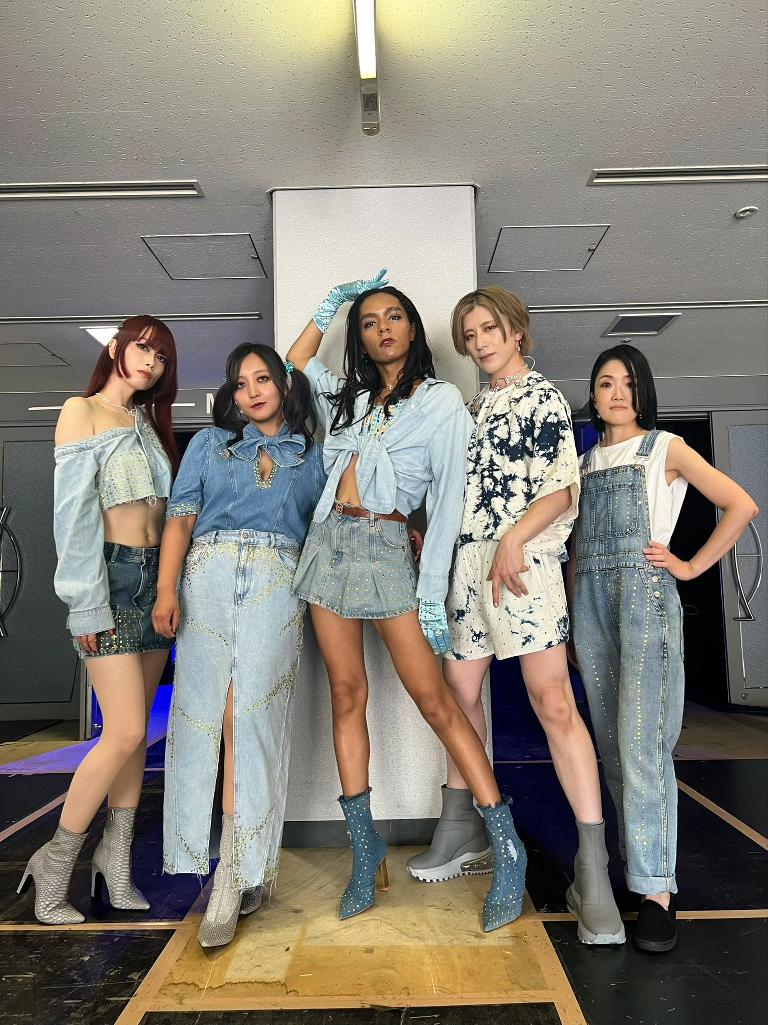 女王蜂 サイン入りスペシャルフォト ミュージシャン