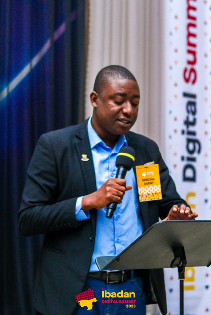 ibadantechhub's tweet photo. The S.A Communications to the Executive Governor Oyo State Mr. Dayo Ogunbowale @mog_dayo just spoke on the essence of networking and community.
#IDS23 #Ibadandigitalsummit2023 #IBTH https://t.co/iXsSohCz5O
