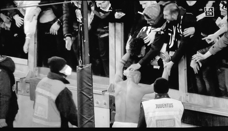 fatifat_'s tweet photo. da sempre i tuoi tifosi,
e tu la nostra joya paulo.🤍 https://t.co/xeVQdWzEkv