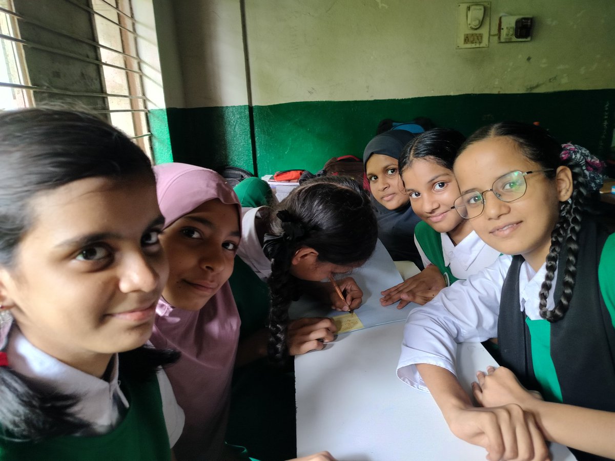 sanskritianita's tweet photo. Happy faces. Learning through different activities<3
Girl stars✨
Thank you for the opportunity @voice4girls , seeing them dreaming, getting quality education and finding ways to achieve it, indeed makes me the happiest🧿🫶
#ProjectREWA https://t.co/NDFQvVNZc9