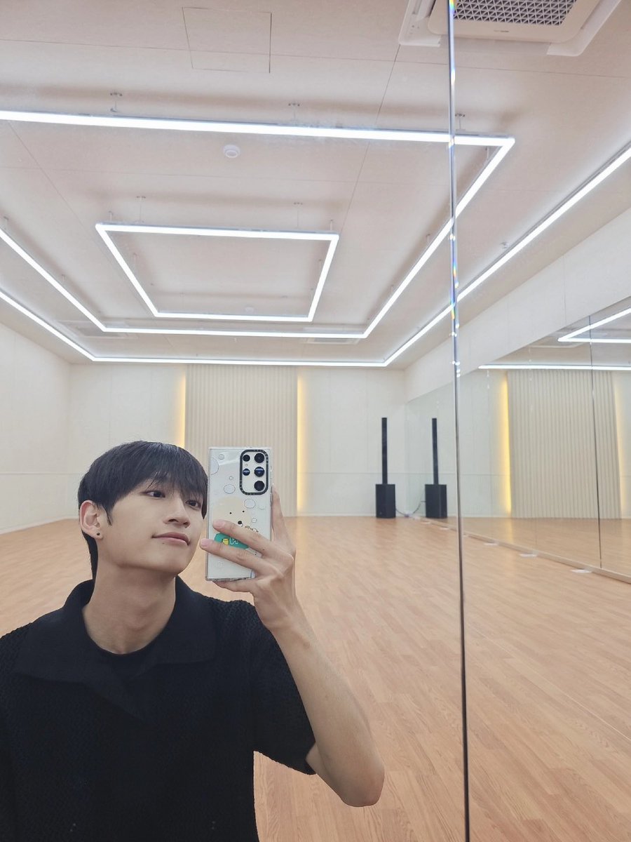 [#OX]

포엑이들은 지금 무슨 생각해?💜💚

#OMEGA_X #오메가엑스
#태동 #TAEDONG
