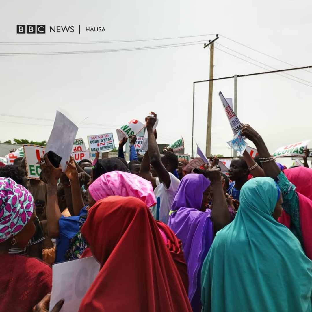 bbchausa's tweet photo. 'Yan Nijar mazauna Kano sun yi zanga-zangar goyon bayan Ecowas

Ƙarin bayani - https://t.co/4ZAFGLkI6T https://t.co/0K2i0034rJ