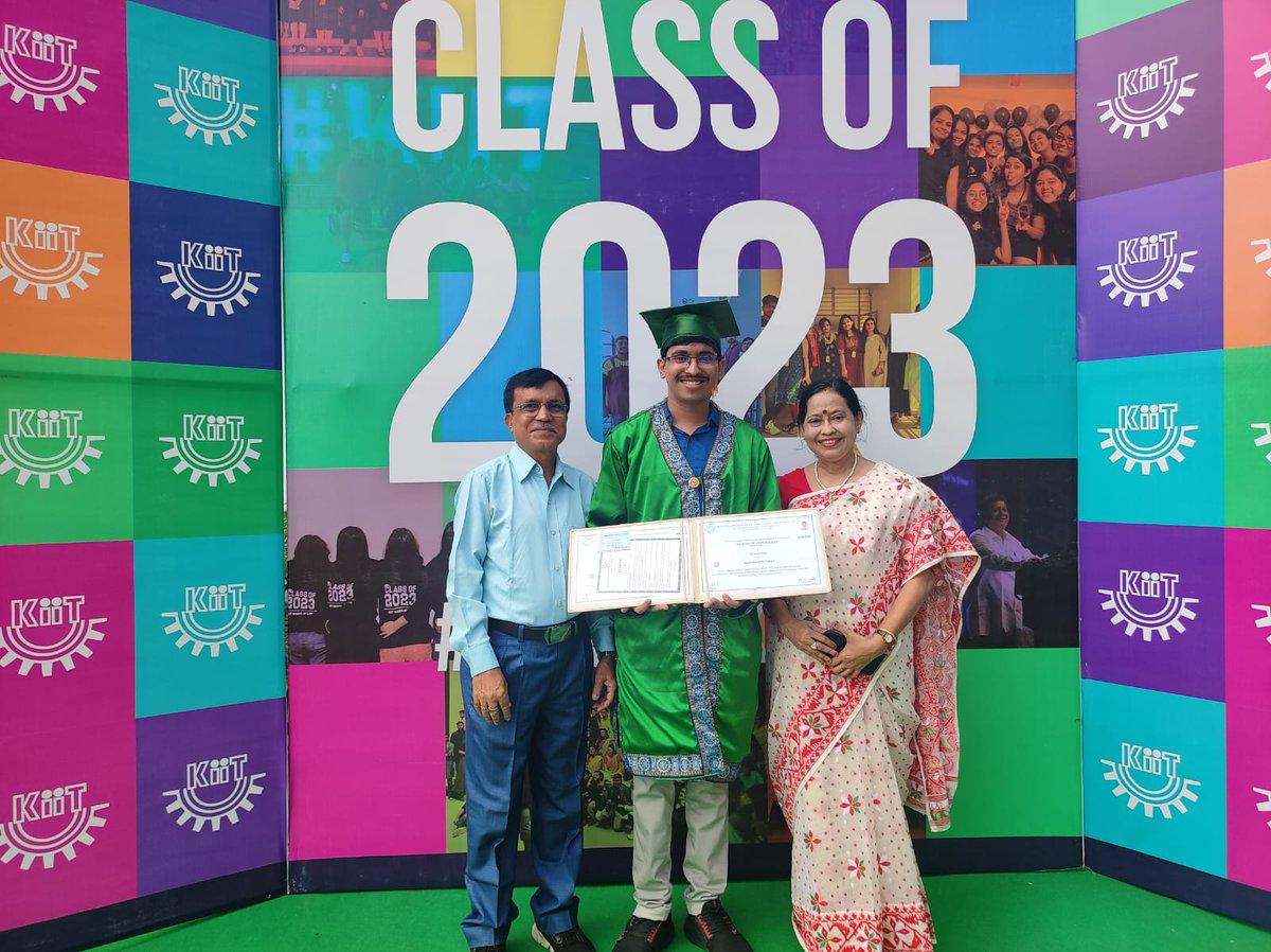 Mr_MusicalBrain's tweet photo. Graduation Day!!
Now I am a MTech Biotech Engineer ✨
@KIITUniversity
#kiitconvocation #kiit #convocation https://t.co/34gLixlaJr