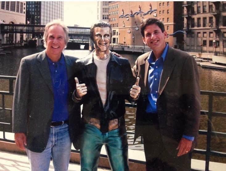 fantle's tweet photo. We dedicated the bronze Fonz 15 years ago today in Milwaukee. @hwinkler4real @Ansonw4real @most_don @visitmilwaukee @happydaysfc @GanoGanelli @classic_film @TomDaykin @js_newswatch @MayorOfMKE #BronzeFonz #HenryWinkler https://t.co/VbN2bfikDI