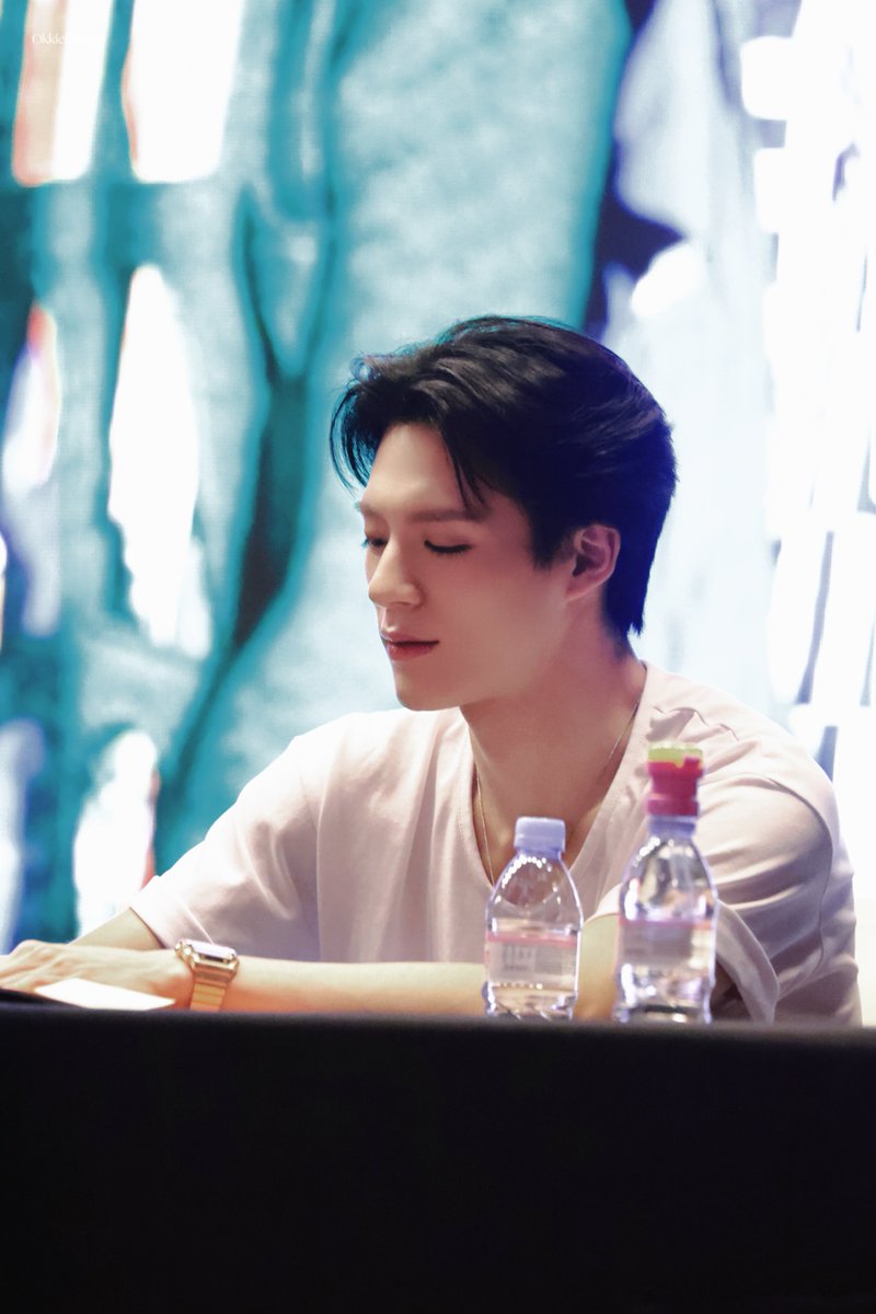 OkkieDoggie_423's tweet photo. 230819 Shanghai Fansign
BOSS LEE✍🏻

#JENO #제노 #ジェノ #NCT #NCTDREAM #엔시티드림 https://t.co/SvCAsPR9WV