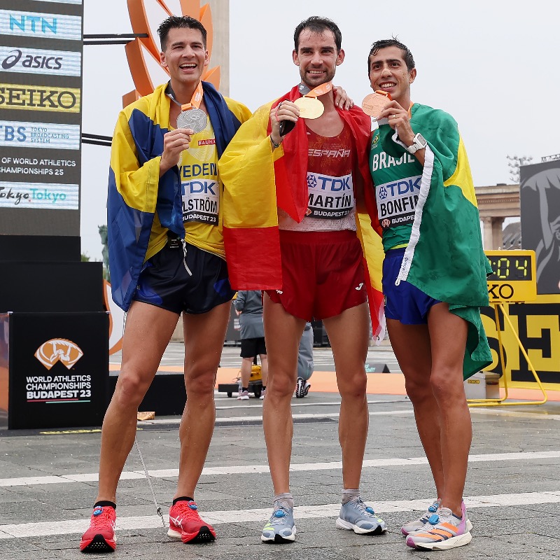 WorldAthletics's tweet photo. Alvaro Martin became the first gold medallist at the #WorldAthleticsChamps Budapest 23 as he won a storm-delayed men’s 20km race walk 🙌

Report 👇