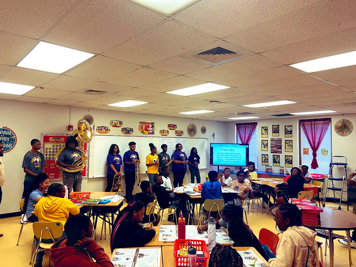 pleasantgrovees's tweet image. We are gearing up for another year of 6th-grade band. Today, Mr. Goodman, the Band Director, and a few members of the PGHS Band stopped by to speak about the music opportunities that continue after 6th grade. #RockYourRole #PGSTRONG