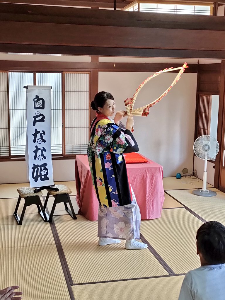 shiratonanahime's tweet photo. 17日の福島市の御倉邸の
「夏まつりin隈畔｣の落語会✨
毎年、落語で出演していましたが、今年は白戸なな姫として、
南京玉すだれを披露しました🌈 
なんの形か分かるかな😆
#御倉邸  #福島市 #南京玉すだれ
 #白戸なな姫 https://t.co/tLzoS0sU9B