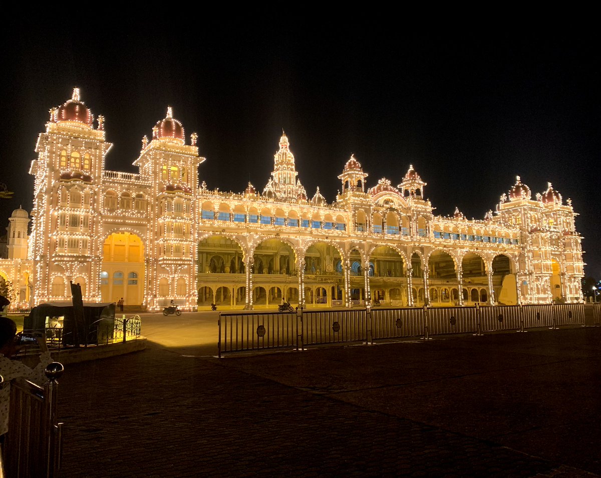 pkislaya's tweet photo. #Karnatakawonders #BRhills #KRSdam #Mysorepalace #Sangama @KarnatakaWorld @incredibleindia @tourismgoi https://t.co/zZ1pAaYzgV