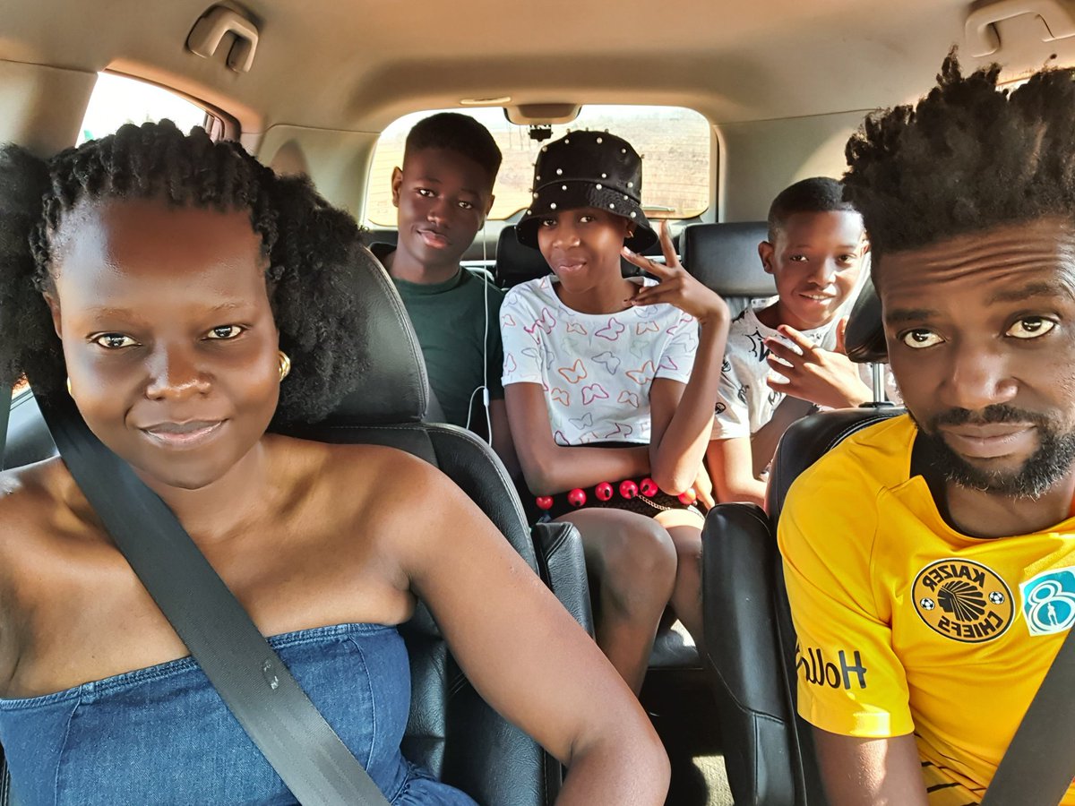 SelmorMtukudzi's tweet photo. Saturdaying with the fam... #NoMakeUp #NoFilter #SelmorAt40 https://t.co/Eqils5UeJ3