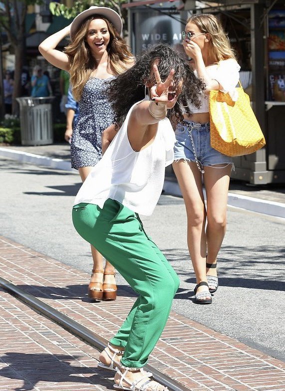 lidolmix's tweet photo. paparazzi was so determined to get a shot of perrie post-breakup that leigh-anne had to step in oh i miss little mix https://t.co/auQ4iz5MCX