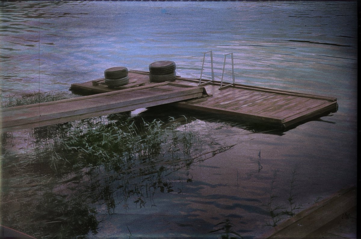 shabnammoshksar's tweet image. collected this beautiful picture from my dear 
@mrystark😍💕
Near The Water
Standing near the water I prefer the quiet rustle of the waves, Plunging into it abstractly. Inhaling moist air with a light flair of bloom, Breathing calms down and the world takes on different shades...