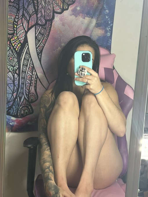 Should I put my feet down? https://t.co/Qri7SQM7ye
