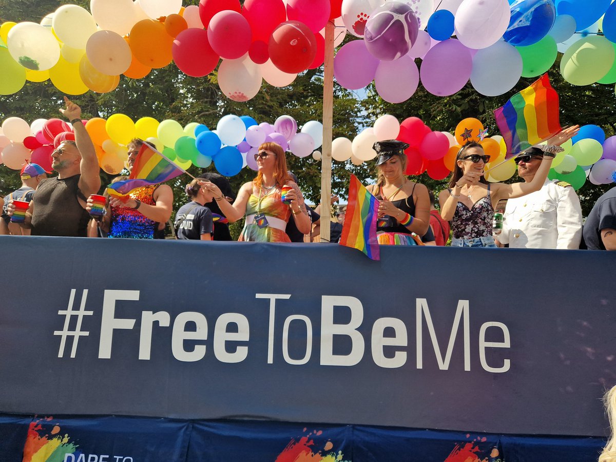 Sukani123's tweet image. Pride Parade in Kopenhagen!
Und ich bin auch dabei!
❤️🧡💛💚🩵💙💜
#FreeToBeMe