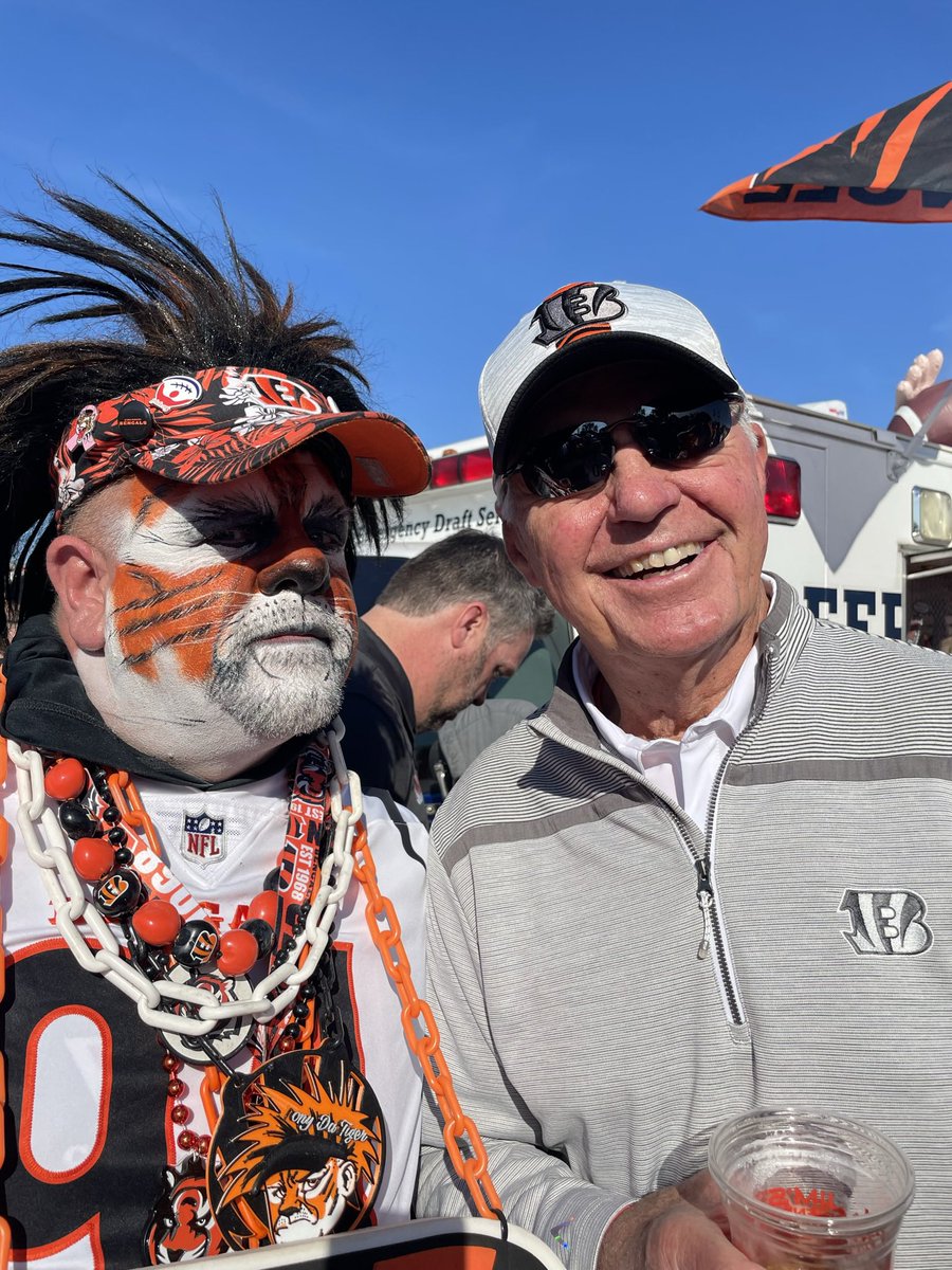 TonyDaTiger96's tweet photo. This man deserves a place in @ProFootballHOF ! 
NFL Most Valuable Player (1981)
NFL Offensive Player of the Year (1981)
NFL Comeback Player of the Year (1981)
NFL Man of the Year (1975)
First-team All-Pro (1981)
Second-team All-Pro (1975)
4× Pro Bowl (1975, 76, 81, 82)
2× NFL passing yards leader (1974, 75)
4× NFL passer rating leader (1974, 75,81, 82)
3× NFL completion percentage leader (1974, 82, 83)
Bert Bell Award (1981) WhoDey! @Bengals #Bengals #WhoDey  #TonyDaTiger #FanOfFans #RuleTheJungle  #PutThemN @ProFootballHOF @KenAndersonNFL @bengaljims_BTR @ImNostraThomas