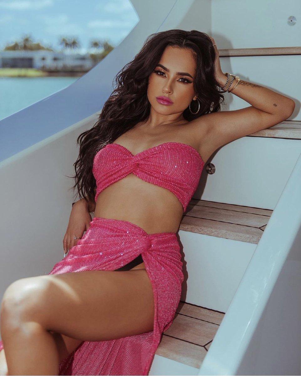 Becky_g20003's tweet photo. Pink queen💖 https://t.co/DXXhktemzr