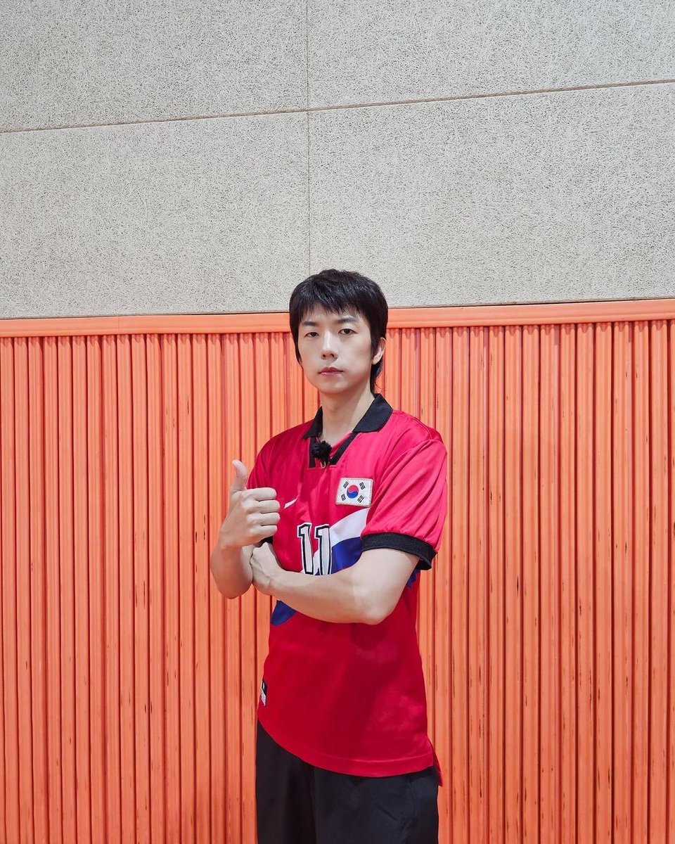 2pmalways's tweet photo. [2PM IG]
Striker Jang Wooyoung attacking Hottest's hearts! ⚽

#FaceAttack✨ #CutenessAttack🐤 #430Points💘
https://t.co/MoWATdn1kT https://t.co/ZYHRGHqhmB