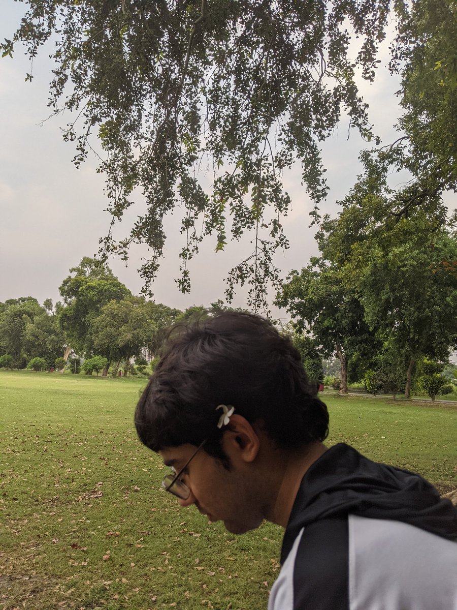 since19840000's tweet photo. pretty boy https://t.co/OXD09lRJvf