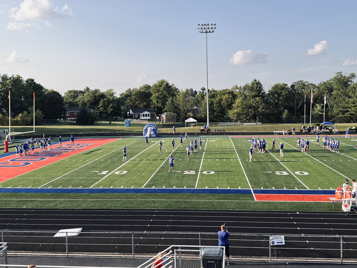 JessDawn20's tweet photo. What a great night for some football!! Way to go @ConnerCougars! https://t.co/ojfTjnlpHp