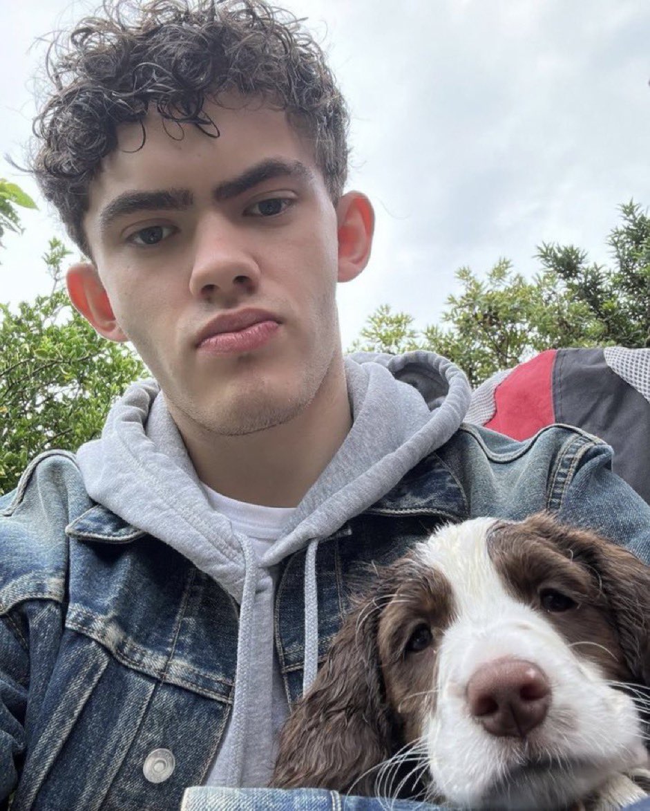 lovelikingnickk's tweet photo. now where is the puppy interview??? https://t.co/OJ7bvtV4UJ