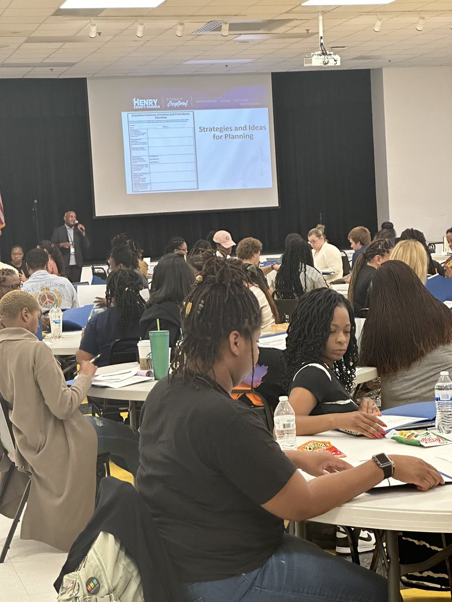 AkbarEducates's tweet photo. So excited to LAUNCH these new teachers into creating their Highly Effective Classroom. #henrylearns #henrylaunch https://t.co/vwjxRxl37n