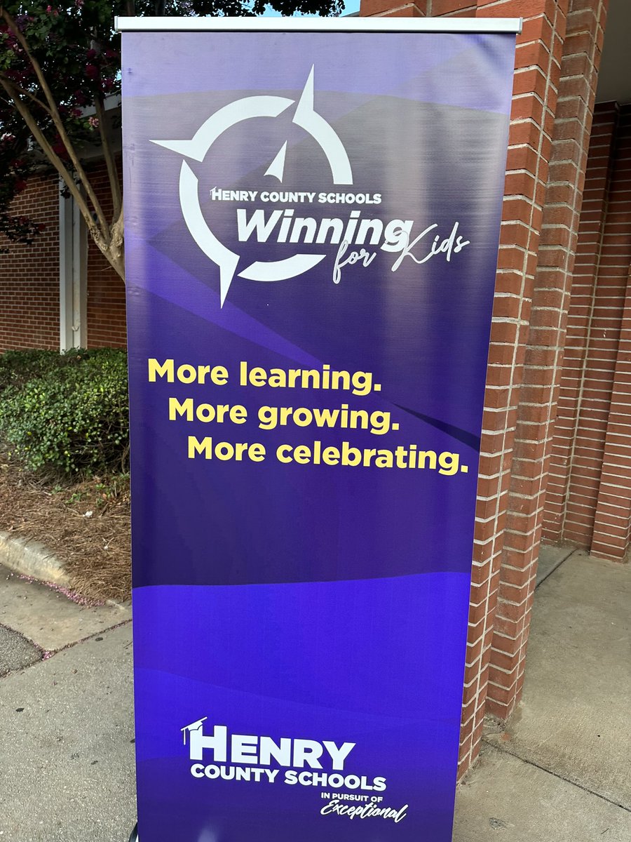AkbarEducates's tweet photo. So excited to LAUNCH these new teachers into creating their Highly Effective Classroom. #henrylearns #henrylaunch https://t.co/vwjxRxl37n
