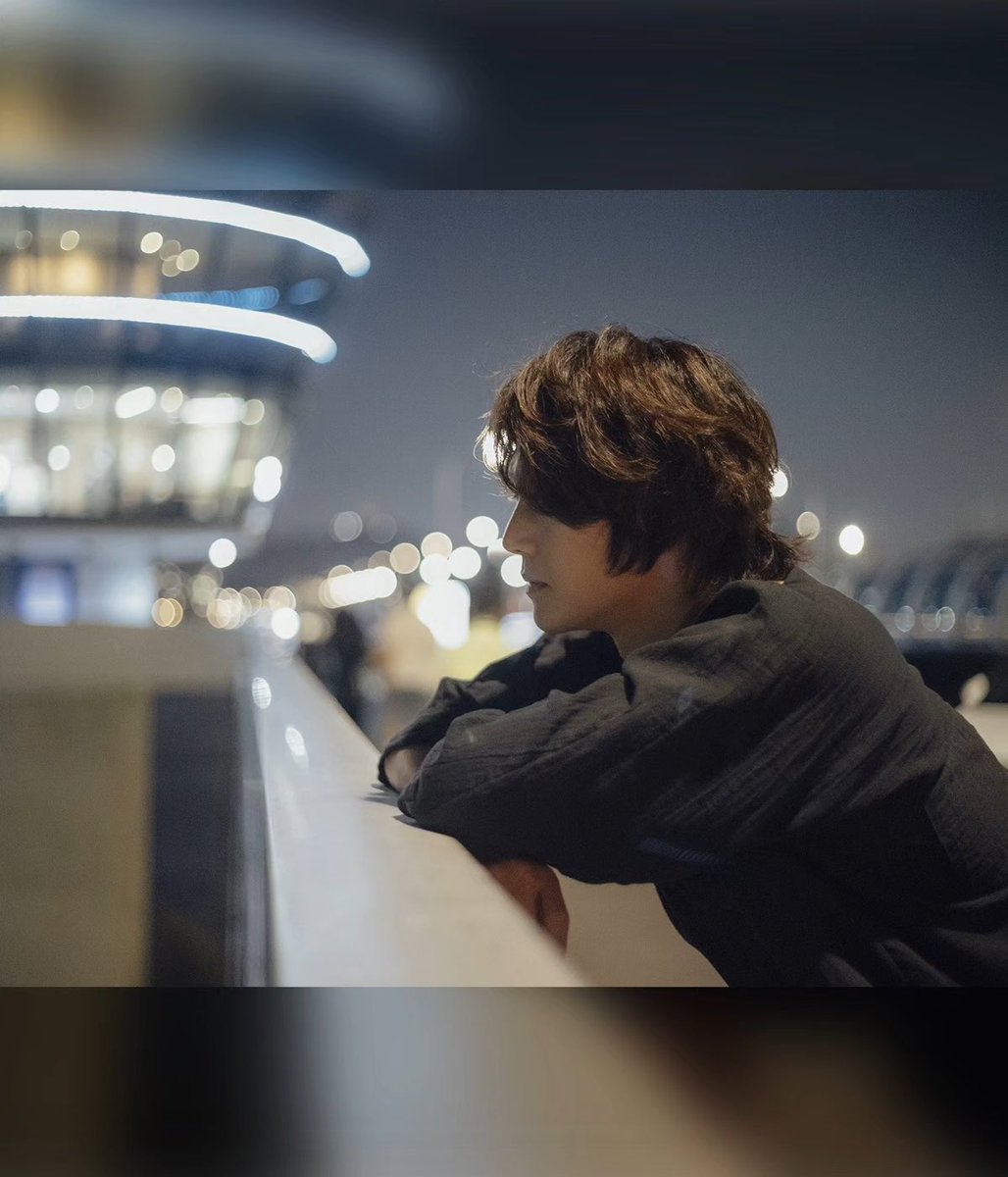 서울의 야경을 오랜만에 바라보네요 이토록 큰 강이 도심 사이를 지나가다니... 새삼 서울은 세계 어디에도 없는 아름다운 도시임을 생각나게 하네요. 이번 투어는 파이널 마침표를 한국에서 찍을 예정이에요. 꼭 오셔서 멋진 야경을 감상하시죠~^^
그럼 좋은 하루 보내세요