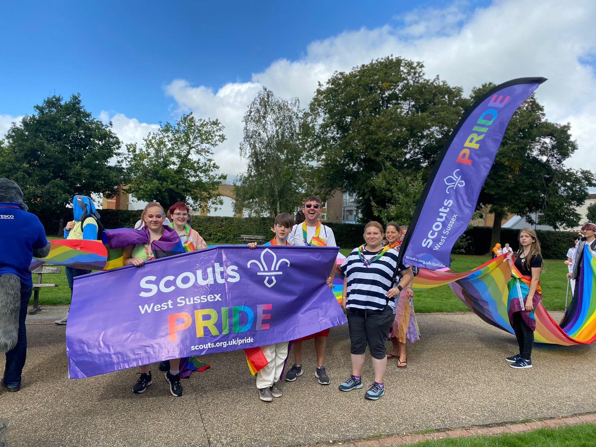 dccdiversity's tweet photo. @WestSussexScout enjoying Crawley Pride 🏳️‍🌈🏳️‍⚧️#scouting4all https://t.co/Oqg2GaTzgA