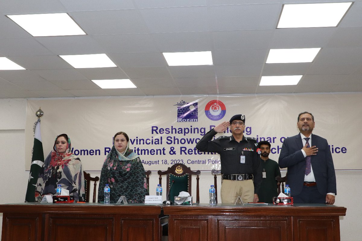 rozanoffice's tweet photo. Mr. Abdul Khalique Shaikh, IGP Balochistan, mentioned the key success achieved in collaboration with Rozan toincrease thenumber ofwomen in the Police.Heensured hiscommitment toproviding a conduciveenvironment forwomen and toaddressing departmentalchallengesrelated togenderbiases. https://t.co/GIyzvY0RDR