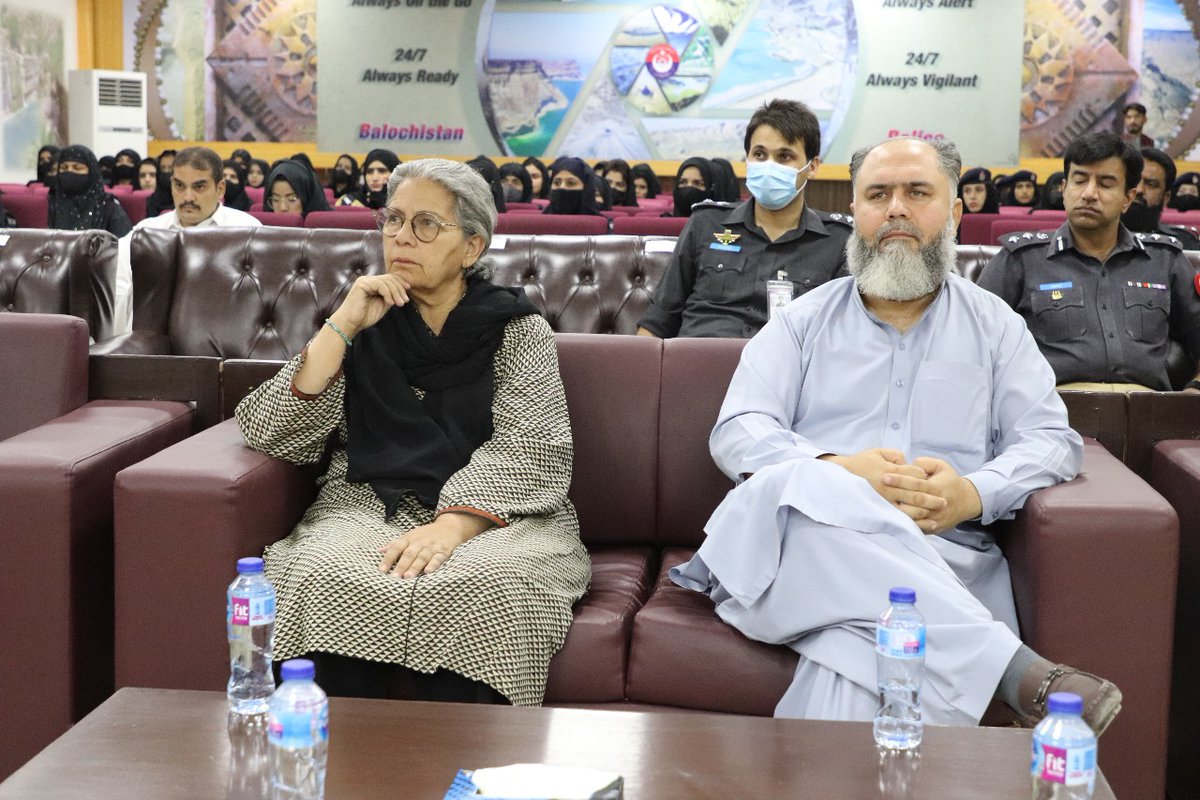 rozanoffice's tweet photo. Mr. Abdul Khalique Shaikh, IGP Balochistan, mentioned the key success achieved in collaboration with Rozan toincrease thenumber ofwomen in the Police.Heensured hiscommitment toproviding a conduciveenvironment forwomen and toaddressing departmentalchallengesrelated togenderbiases. https://t.co/GIyzvY0RDR