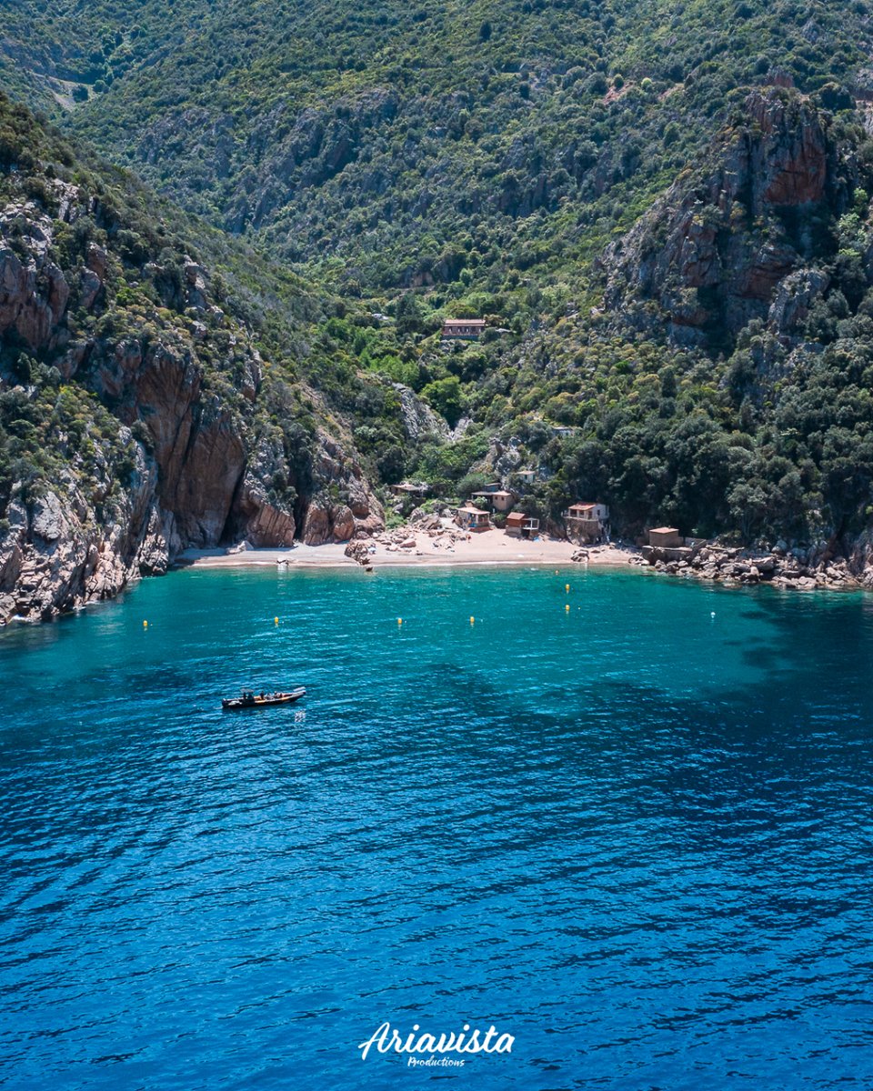 ariavista's tweet photo. La plage de Ficaghjola à Piana 🏖️

#piana #ficaghjola #lecabanonsecret #corse #dronecorse #corsedusud #ariavista #photographecorse https://t.co/OatVC8SxSz