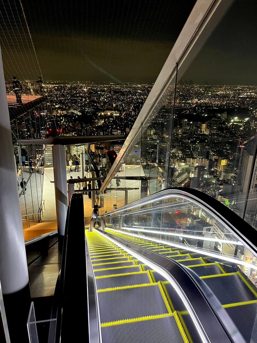 RemixPrado's tweet photo. beautiful night scenery https://t.co/EJ3YRGVvgu
