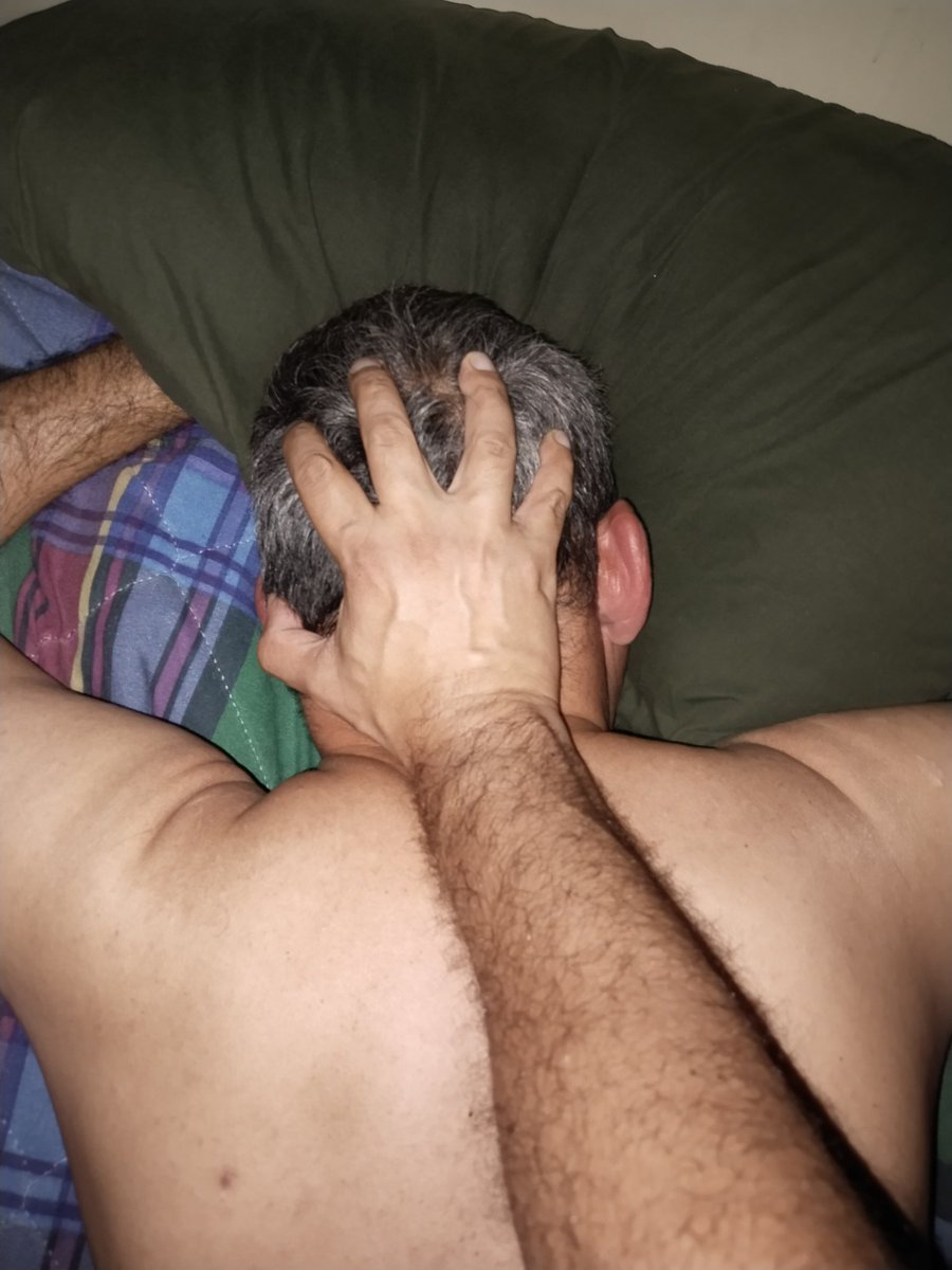 nosoytancool's tweet photo. Me excita como gime don Vicente.
Se me pone más dura la verga https://t.co/he6YhuJmNR