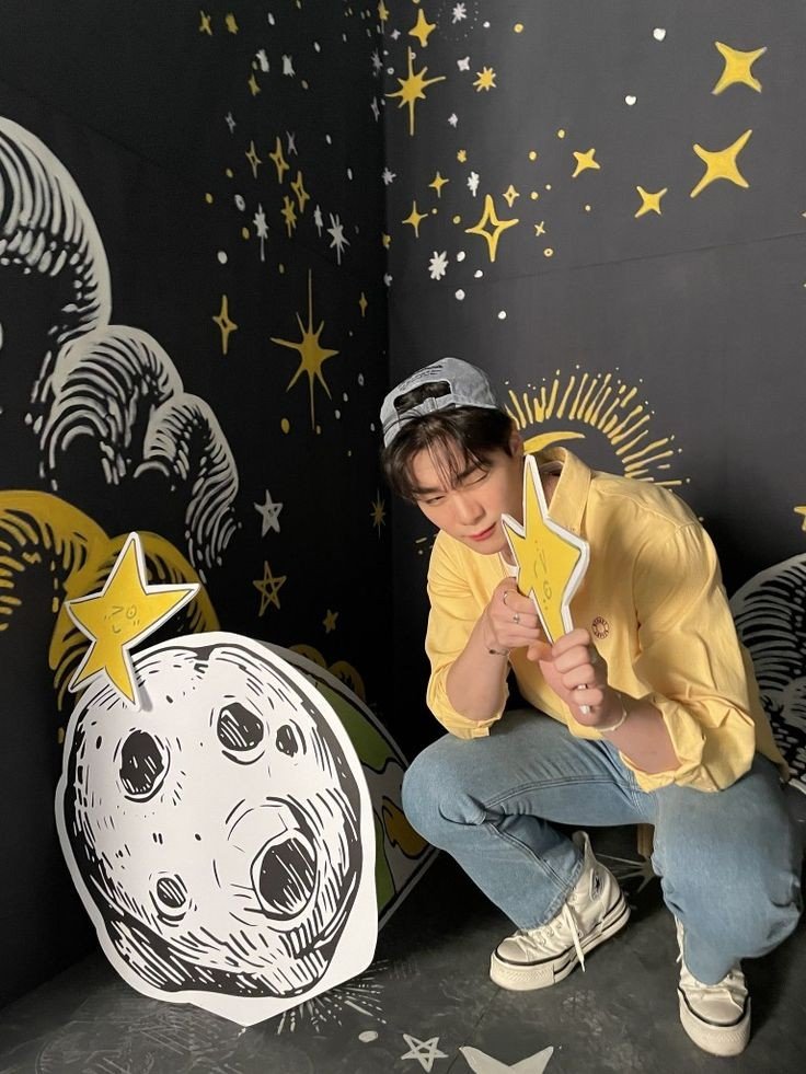 moonflcwrs's tweet photo. Hope you are doing good, sweet sweet Binnie.. we all miss you so much.. it's the same, days are easier now as we grow more but you always remain in all of our moments, take good care of yourself and keep watching over us, love you so much 💛
#MOONBIN #문빈 https://t.co/qrjrNGVqvf