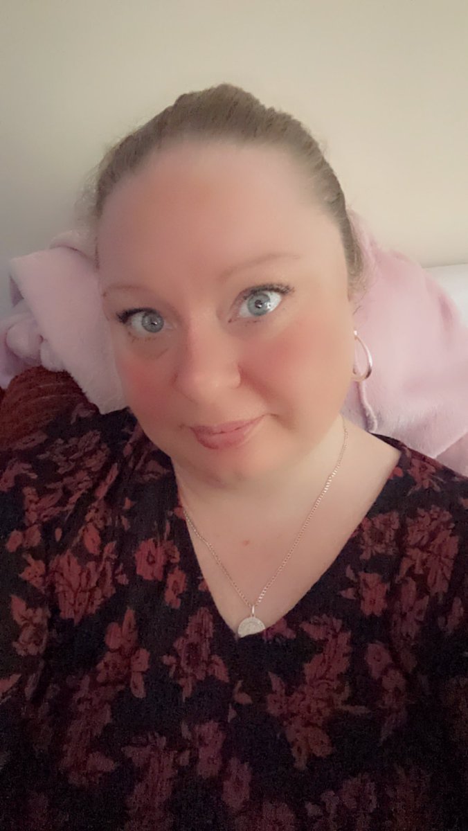 gemmatierney33's tweet photo. Just me on a sunny Saturday done the kitchen had lunch now chilling for now lol https://t.co/XVrR4vm9zh