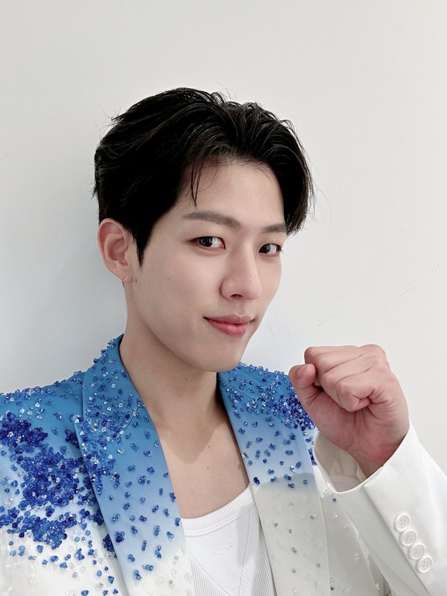 LSY_official_'s tweet photo. ◾ 2023 INFINITE CONCERT <COMEBACK AGAIN>

COMEBACK AGAIN❣️
인피니트로 멋있는 공연 보여준 성열👍
우리 내일도 함께해요😄💛

#이성열 #LEESUNGYEOL
#매니지먼트이상
#management2sang https://t.co/j3GIkBmnf2