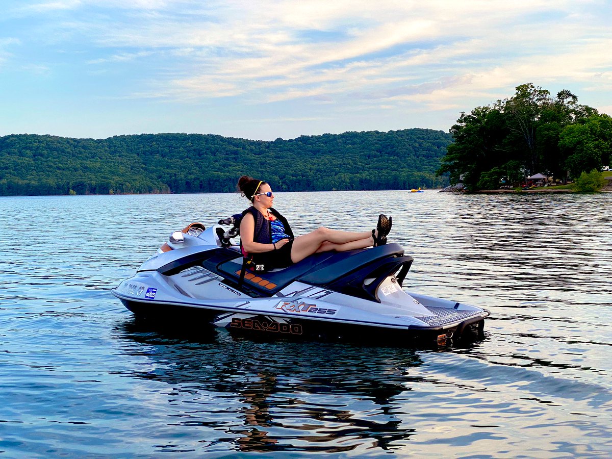 sparxful's tweet photo. Boy do I miss the lake life https://t.co/lzQpLOmYlI