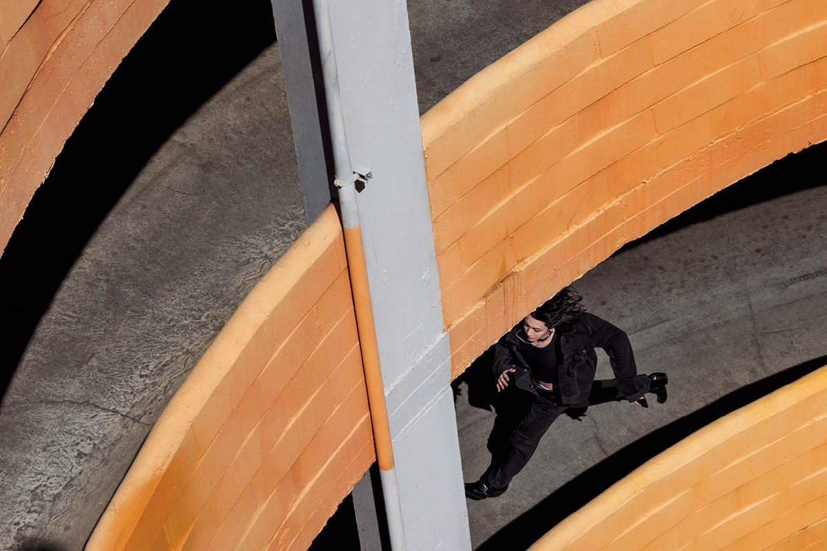 want more? behind the scenes of the fall campaign ⬇️

Jung Kook in motion.