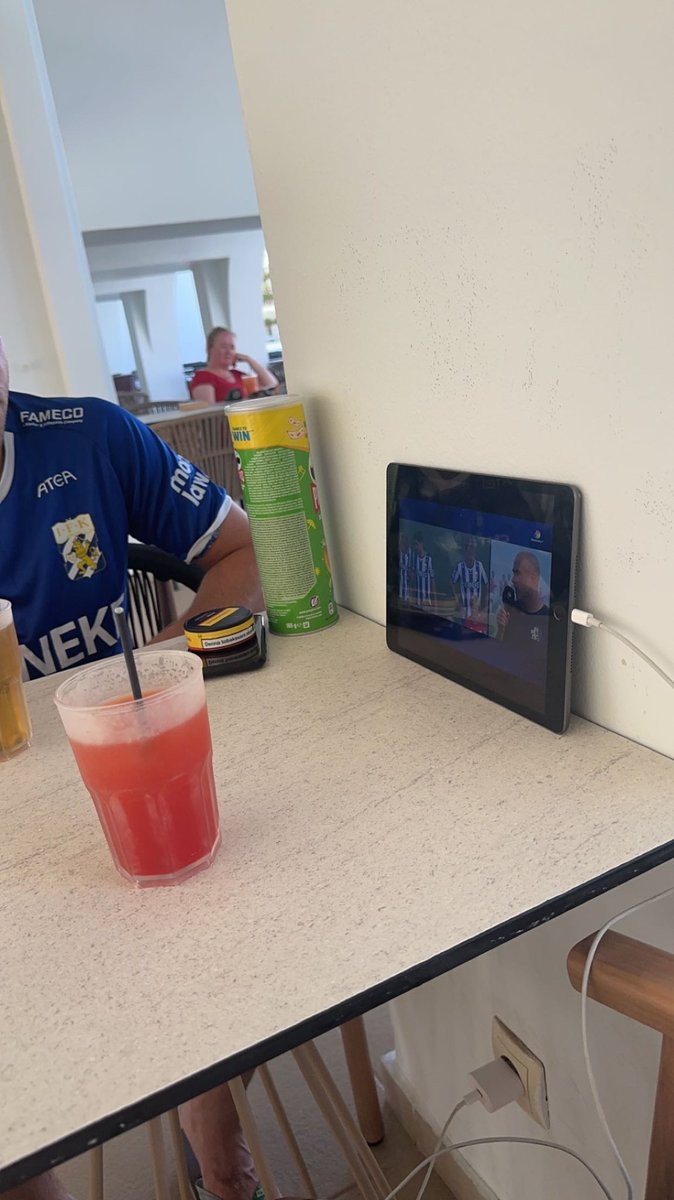Sol, alkohol och blåvitt. Oslagbart.💙🤍 #ifkgbg