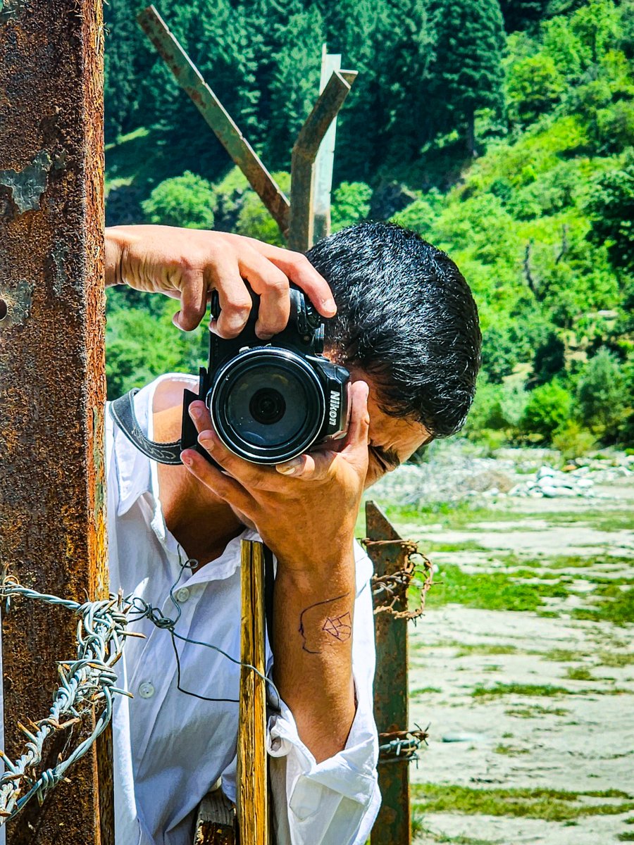 AlamDar1917's tweet photo. WORLD PHOTOGRAPHY DAY
The #IndianArmy organized an event at Govt High School, #Tarabal for celebrating World Photography Day with local students. The aim was to raise awareness about #photography as a #profession. A total of 32 #students participating #photography event. https://t.co/mgcxspuUdK